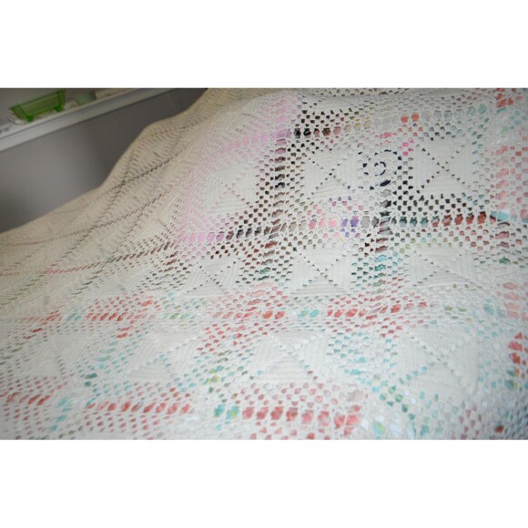 Vintage Crochet Bed Cover Twin Filet Border Cottagecore Shabby Chic Timeless - Picture 2 of 7
